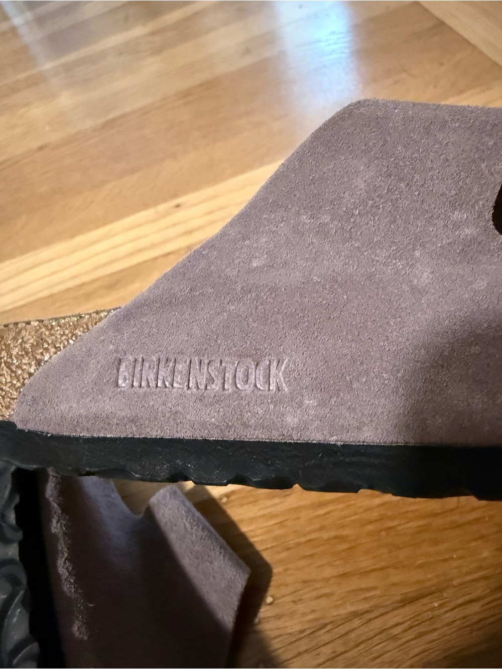 Like New Birkenstock Softbed Arizona Sandal in Soft Purple - Picture 4 of 4